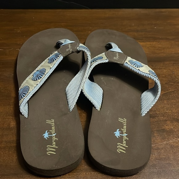 Margaritaville Brown Flip Flops seashell strap sz 9 - Picture 3 of 6